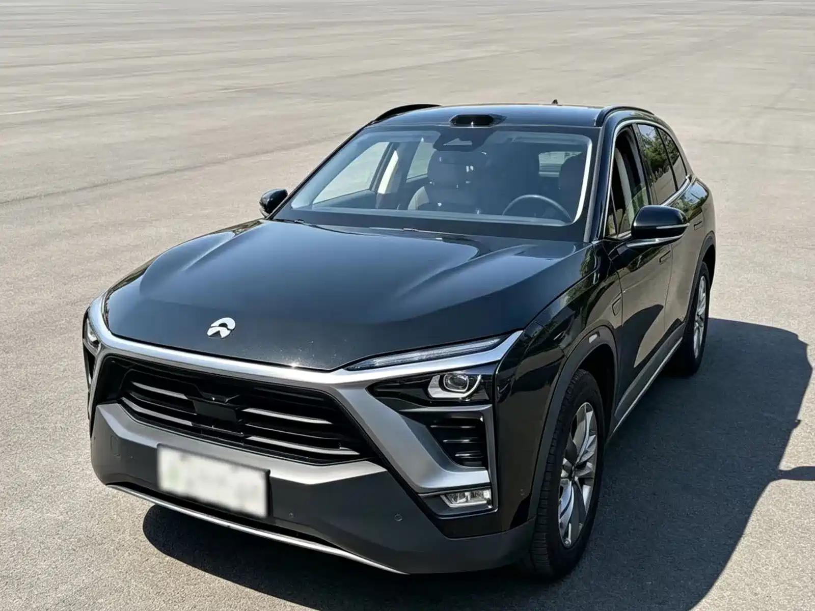 Фото 1 - NIO ES8