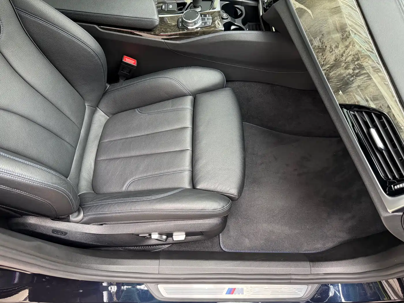 BMW 6 Series GT 2018 630i M Sport Package фото 19