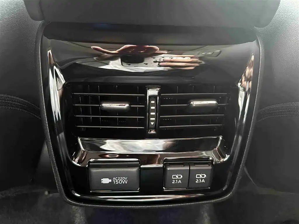 Toyota Avalon 2019 Hybrid 2.5L XLE Premium Edition China VI фото 17