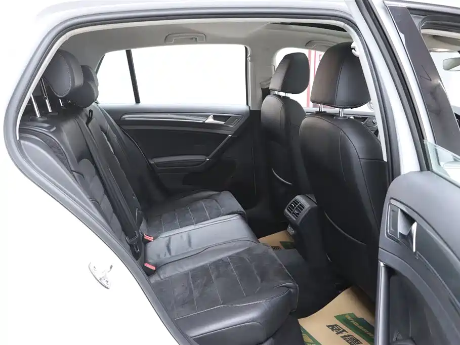 Volkswagen Golf 2019 280TSI DSG Luxury (China V) фото 16