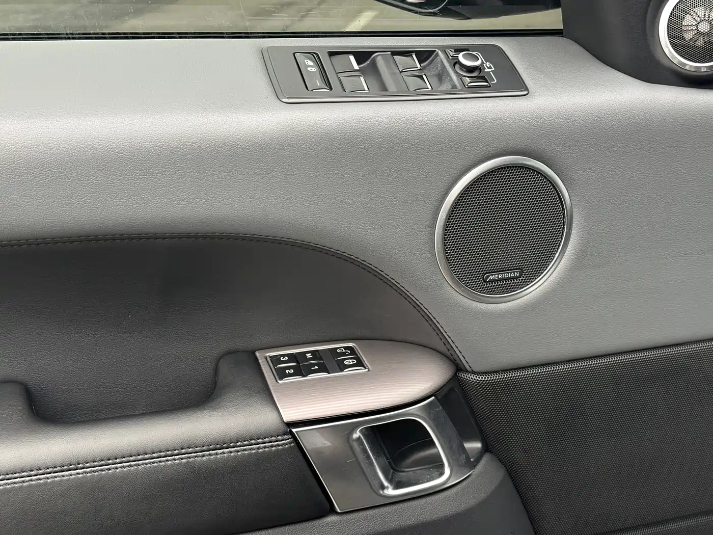 Land Rover Range Rover Sport фото 15