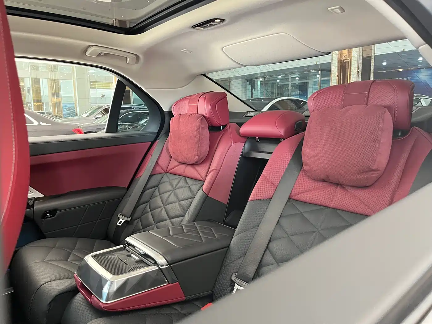 BMW 7 Series 2023 Model 735Li M Sport Package фото 11