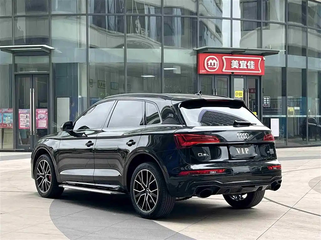 Audi Q5L 2023 40T Luxury Dynamic фото 4