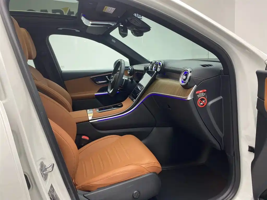 Mercedes-Benz GLC 2023 GLC 300 L 4MATIC Sport 5-Seater фото 18
