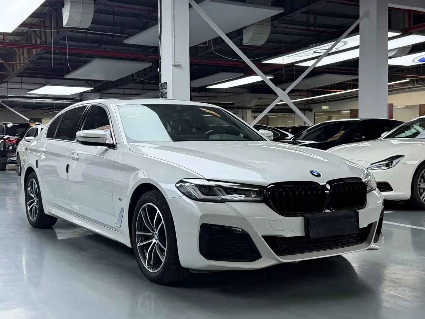 BMW 5 Series 2021 525Li M Sport Package фото 3