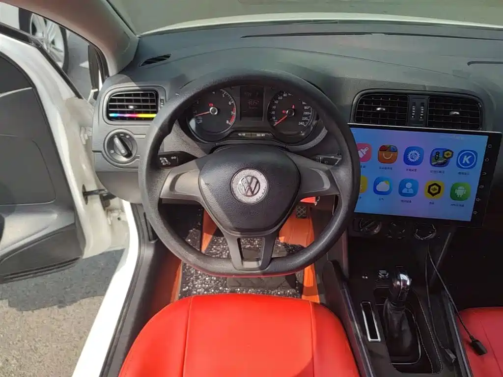 Volkswagen Polo 2016 1.4L Automatic Trend фото 17