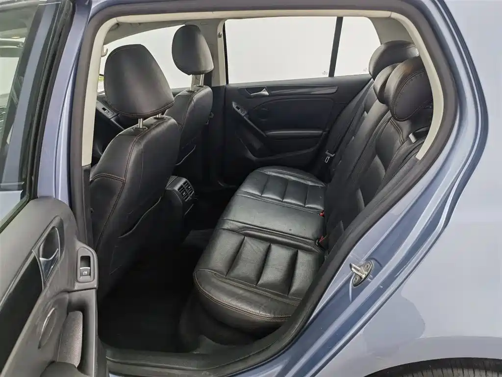Volkswagen Golf 2012 1.6 Manual Comfort Type фото 15