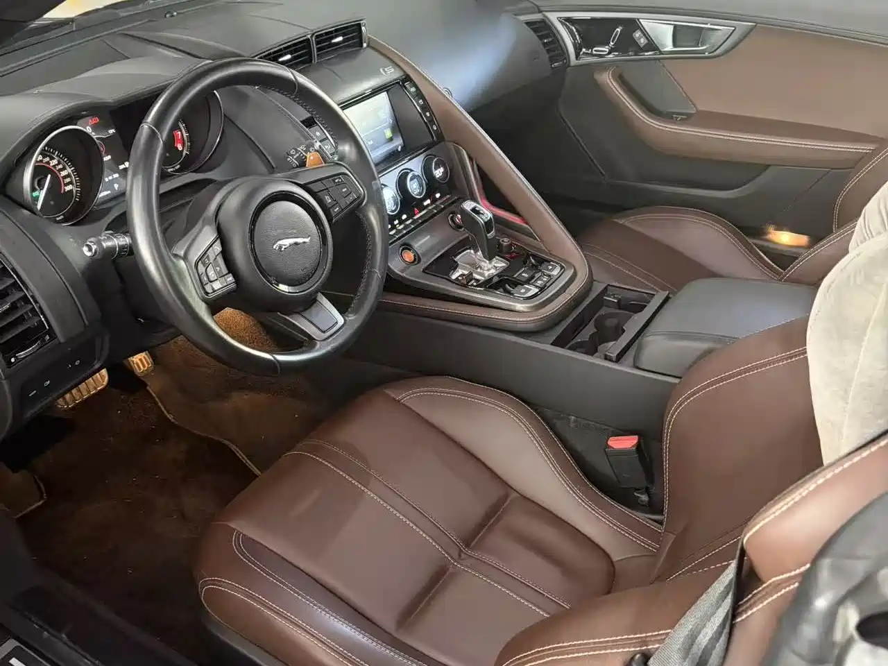 Фото 8 - Jaguar F-TYPE