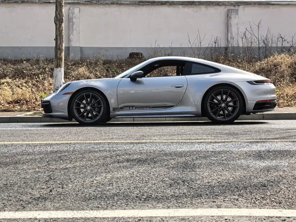 Porsche 911 2023 Carrera T 3.0T фото 8