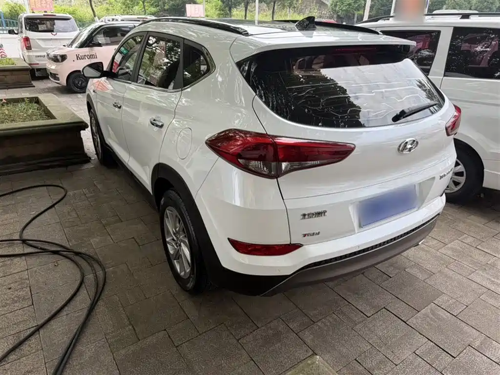 Hyundai Tucson 2015 1.6T Dual Clutch 2WD Smart фото 6