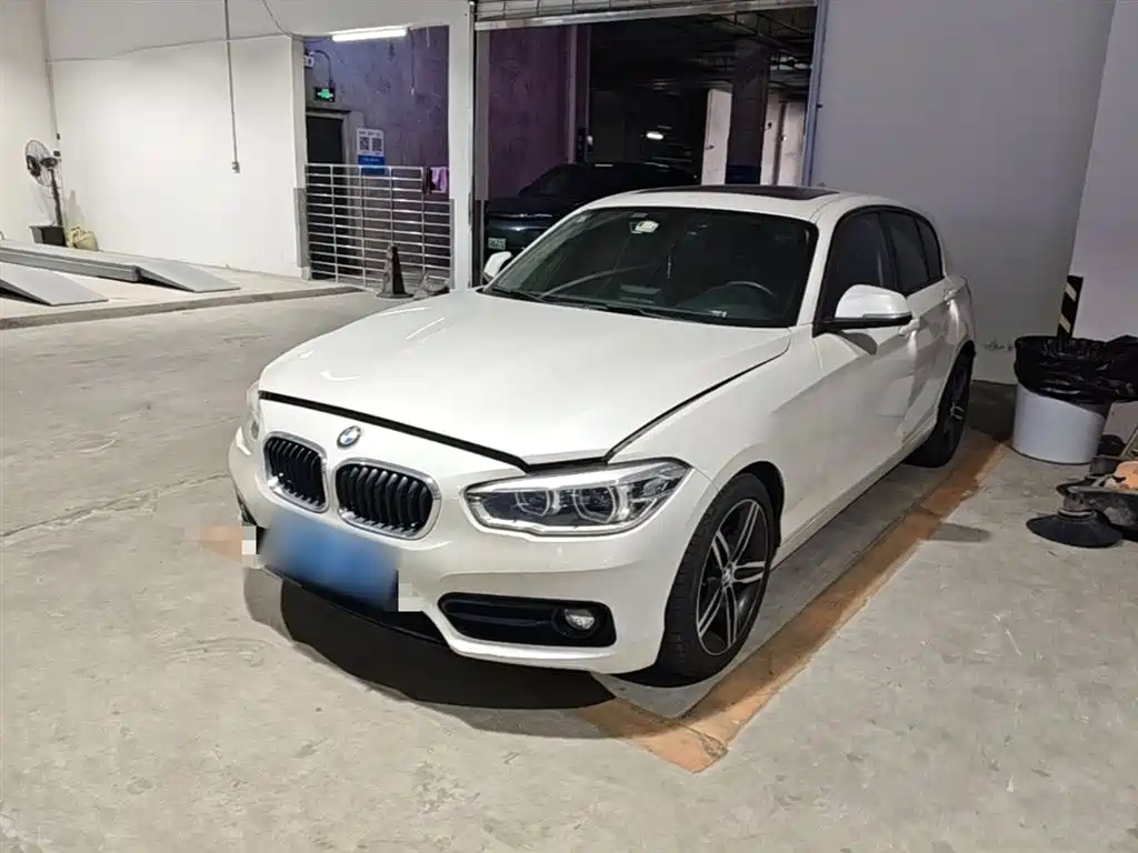 BMW 1 Series (Import) 2018 118i Sport Design Package