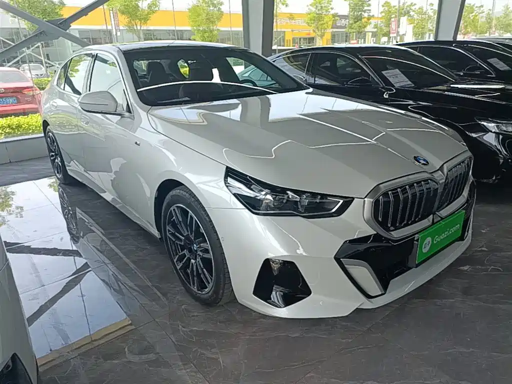 BMW 5 Series 2024 530Li xDrive M Sport Package фото 4