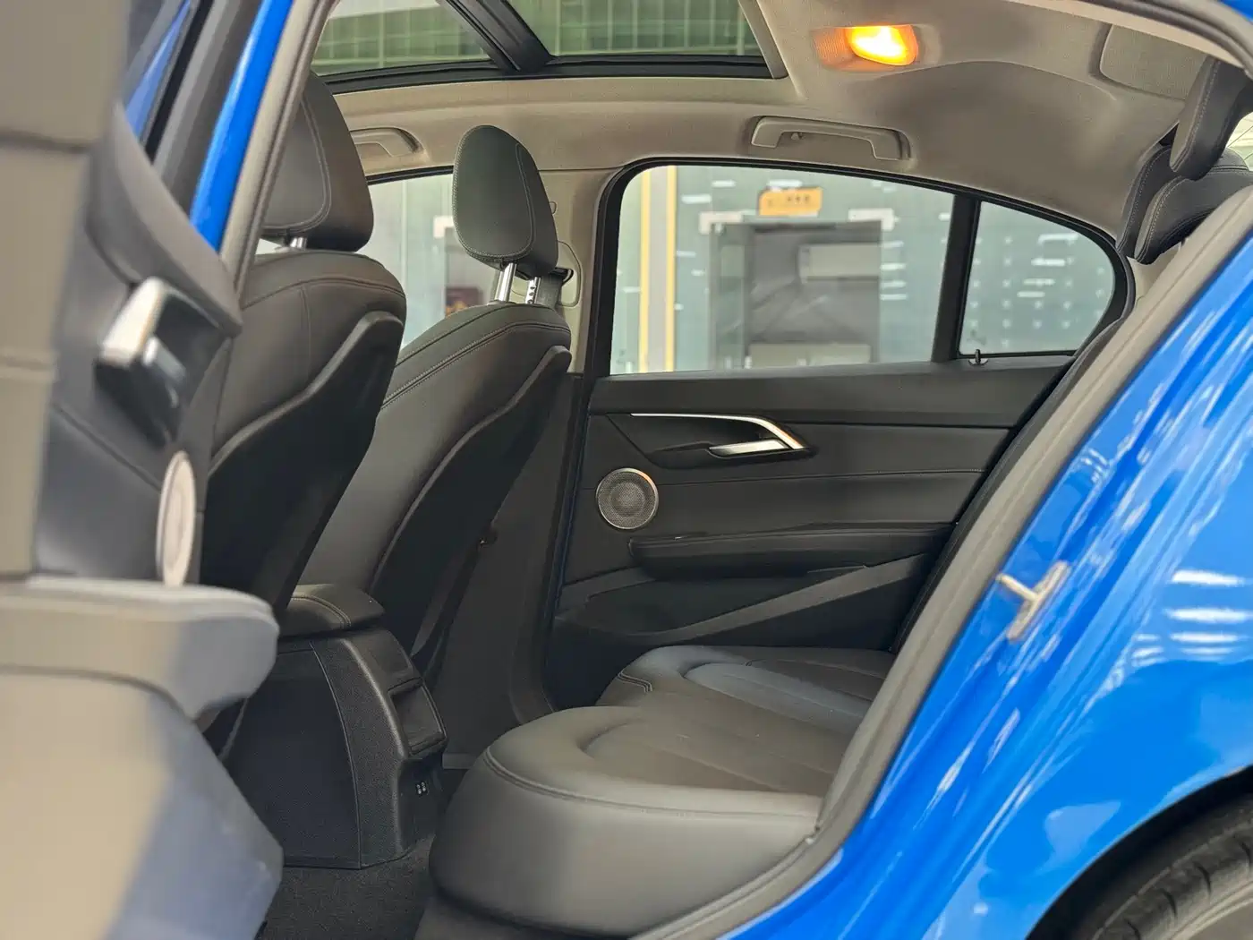 BMW 1 Series 2022 120i M Sport фото 6