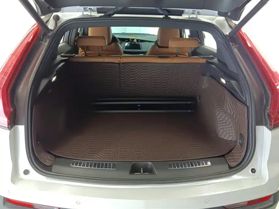 Cadillac XT4 2022 28T FWD Premium фото 4