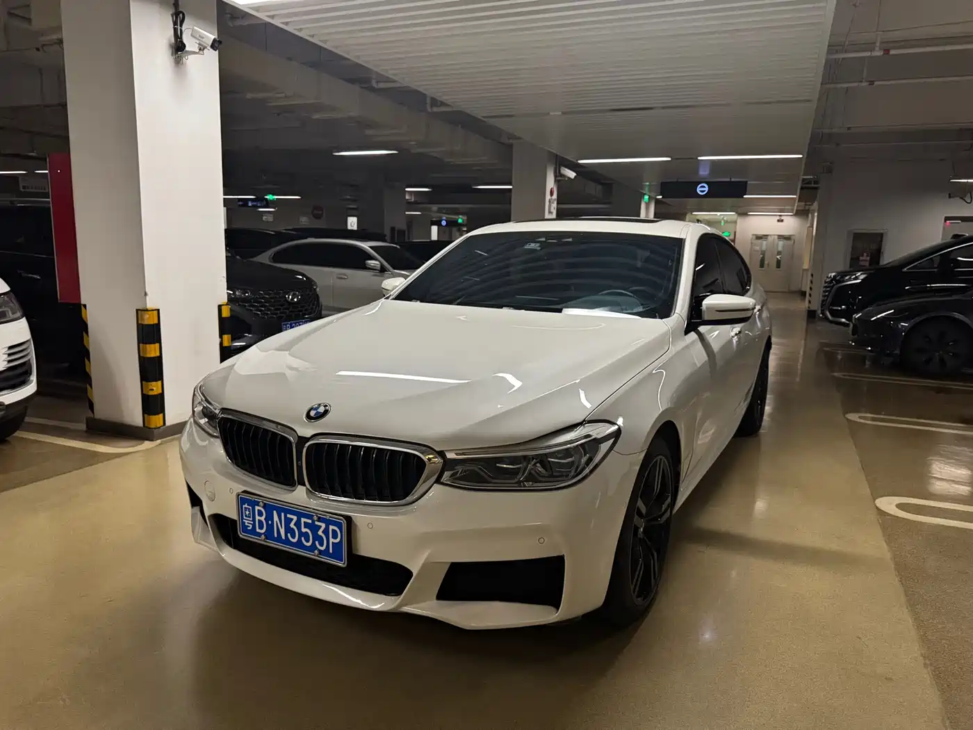 BMW 6 Series GT 2018 640i xDrive M Sport Package фото 6