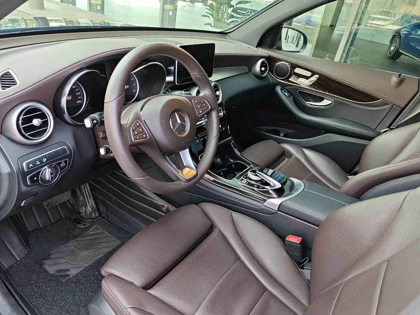 Mercedes-Benz GLC 2019 GLC 260 4MATIC Luxury фото 6