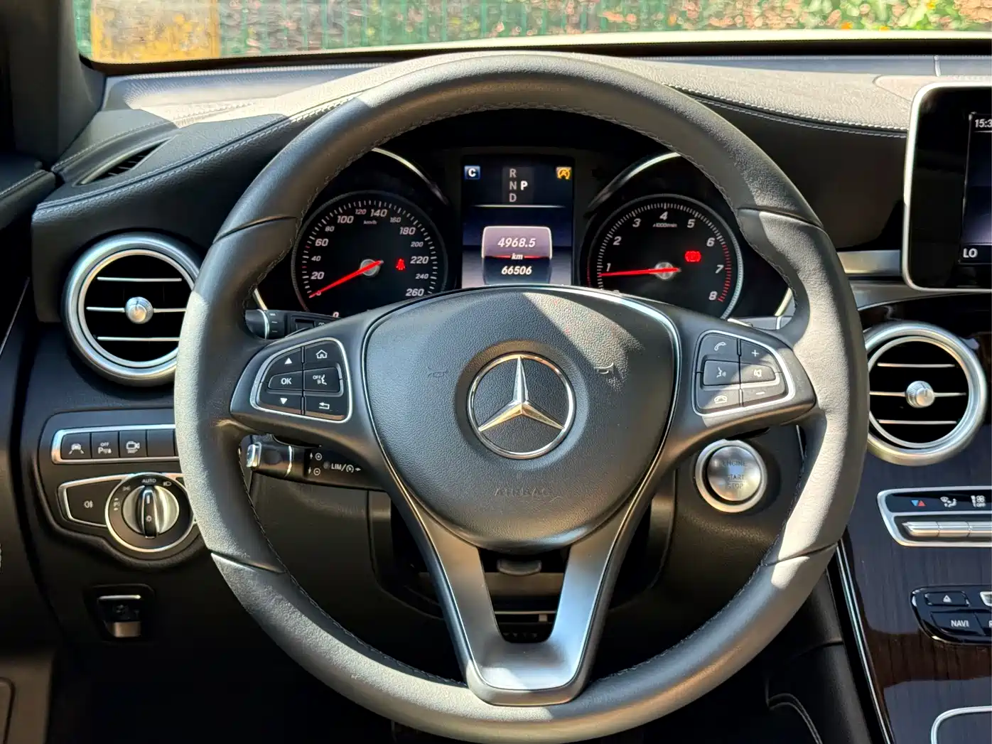 Mercedes-Benz GLC 2018 Facelift GLC 260 4MATIC Luxury фото 11