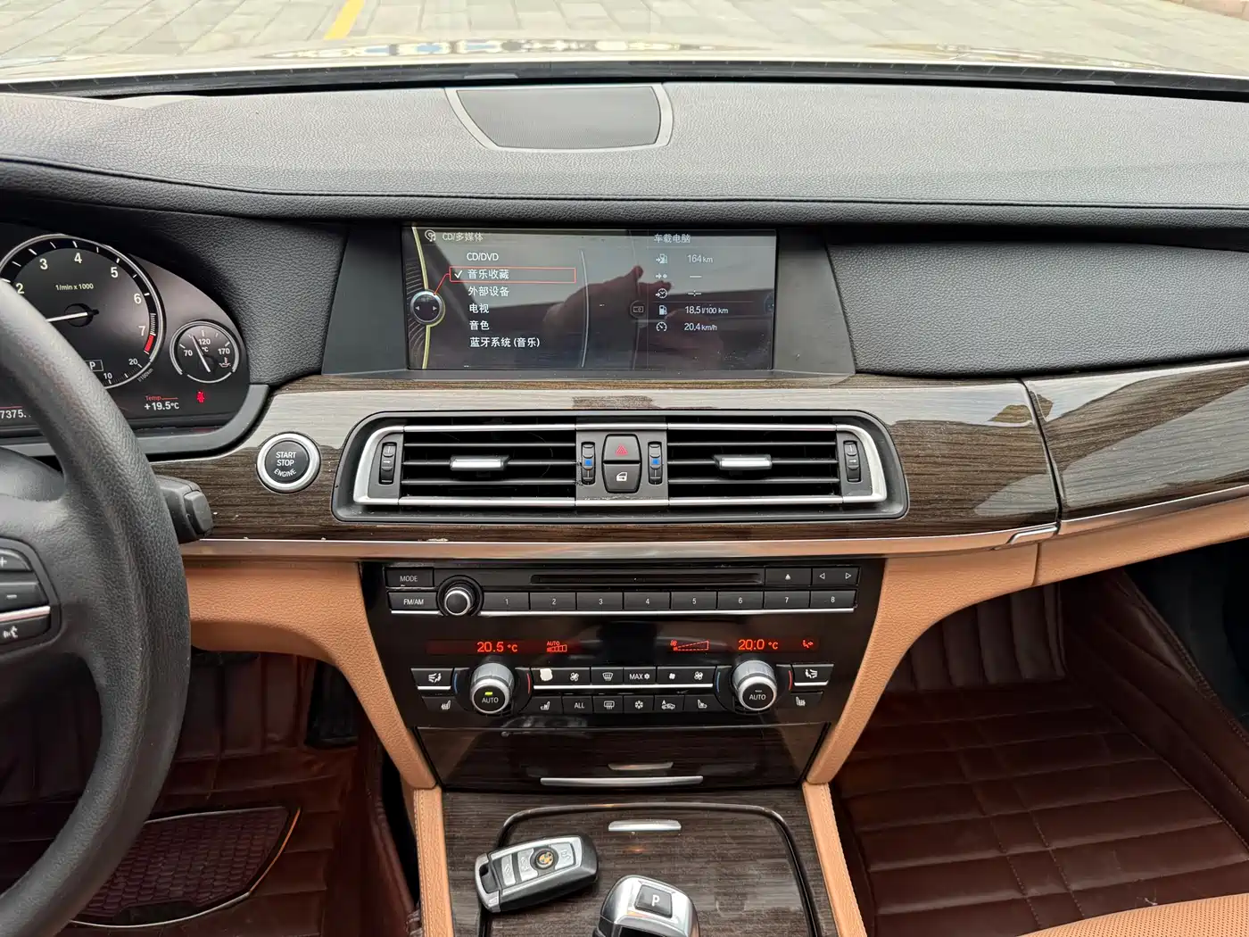 BMW 7 Series 2009 740Li Luxury фото 18