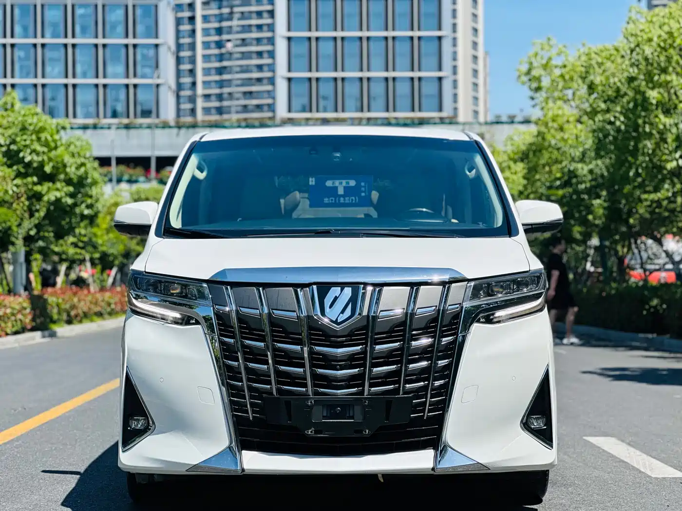 Toyota Alphard 2018 Facelift 3.5L Premium Edition фото 2