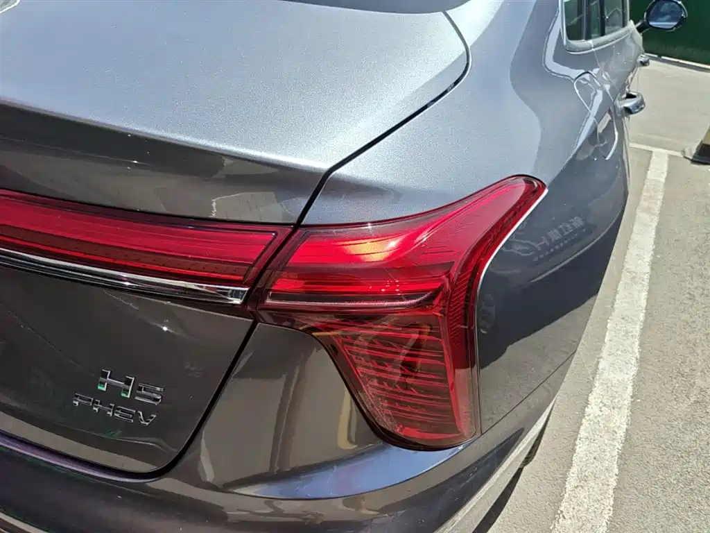Hongqi H5 PHEV 2025 170 Super Hybrid Edition фото 8
