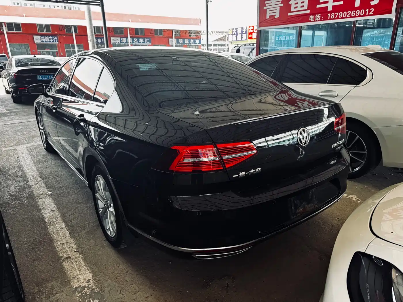 Volkswagen Magotan 2018 Facelift 330TSI DSG Luxury фото 7