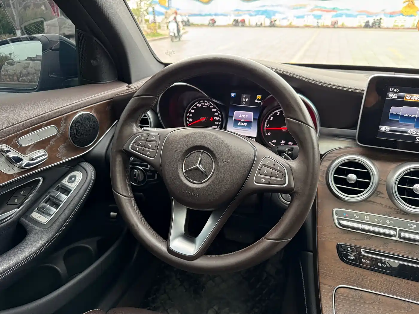 Mercedes-Benz GLC 2018 GLC 300 4MATIC Dynamic фото 17