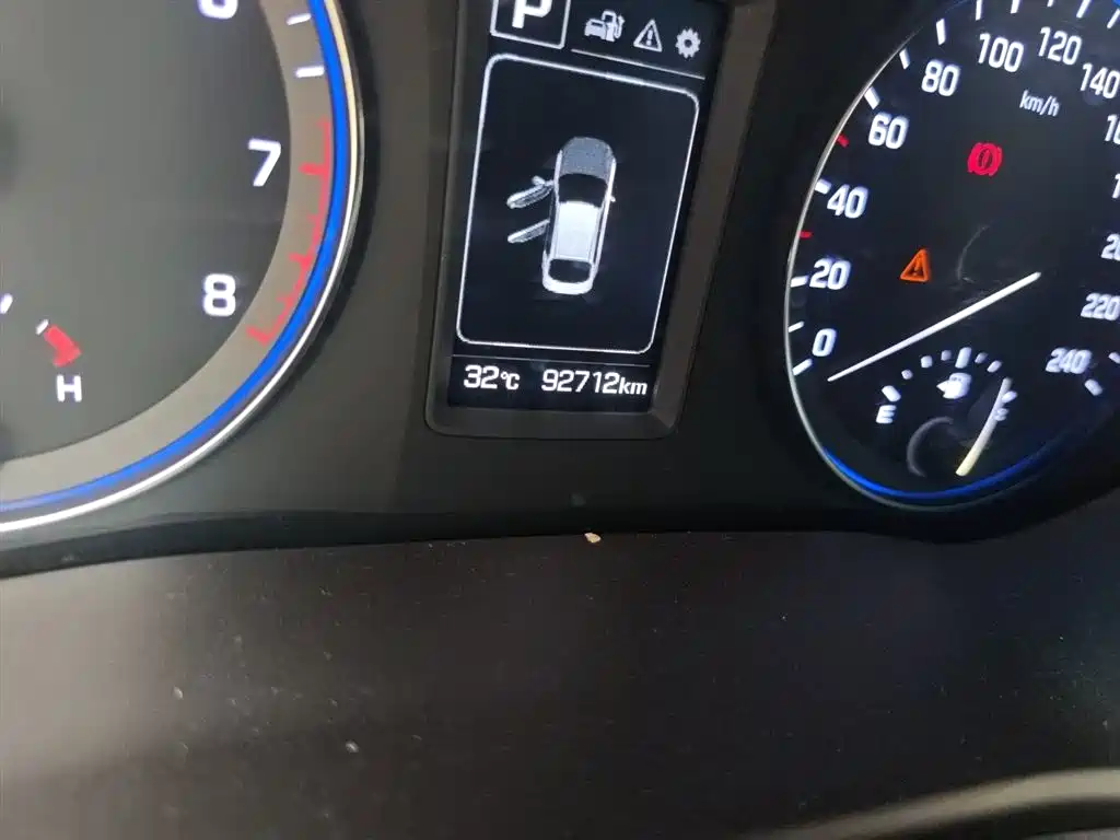 Hyundai Mistra 2016 1.8L Automatic Smart GLS фото 9