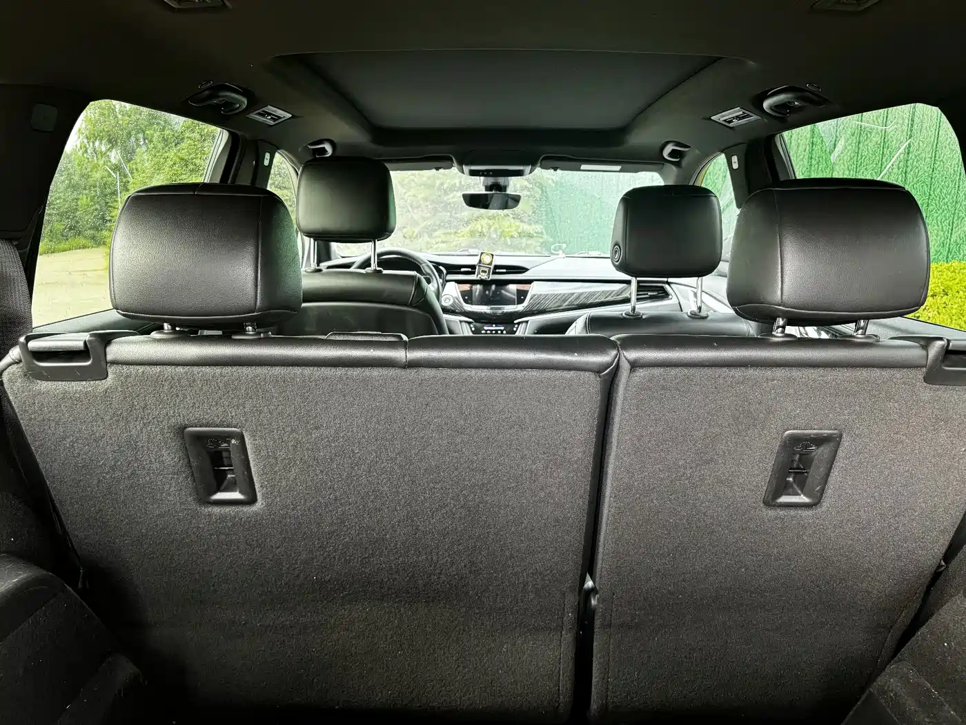 Photo 4 - Cadillac XT6