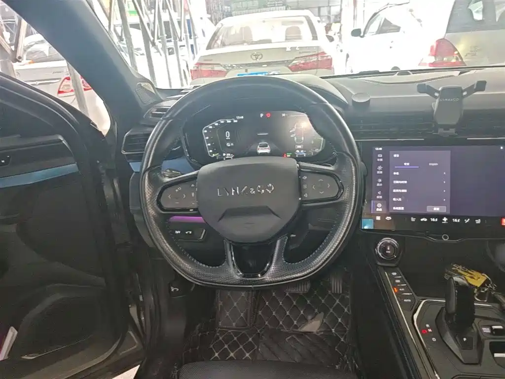 Lynk & Co 05 EM-P 2021 1.5TD PHEV HALO фото 11
