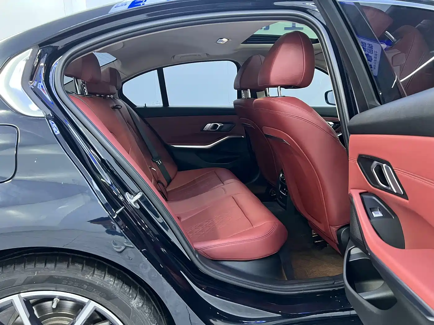 BMW 3 Series 2023 320i M Sport Package фото 21
