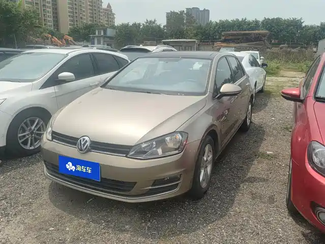 VOLKSWAGEN GOLF
