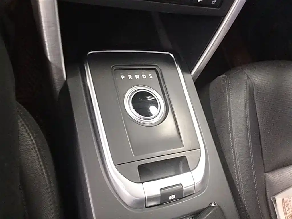 Land Rover Discovery Sport 2016 2.0T HSE фото 14