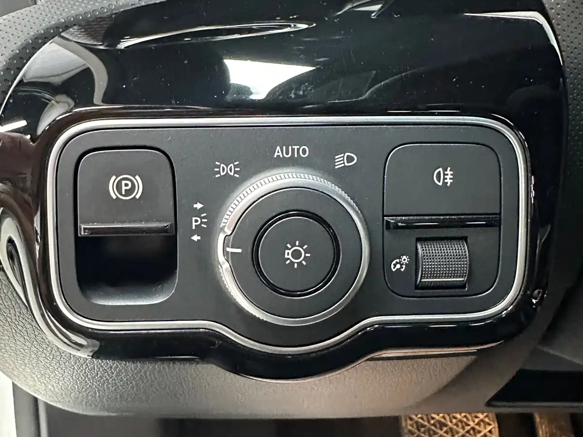 Mercedes-Benz A-Class 2023 A 180 L фото 17