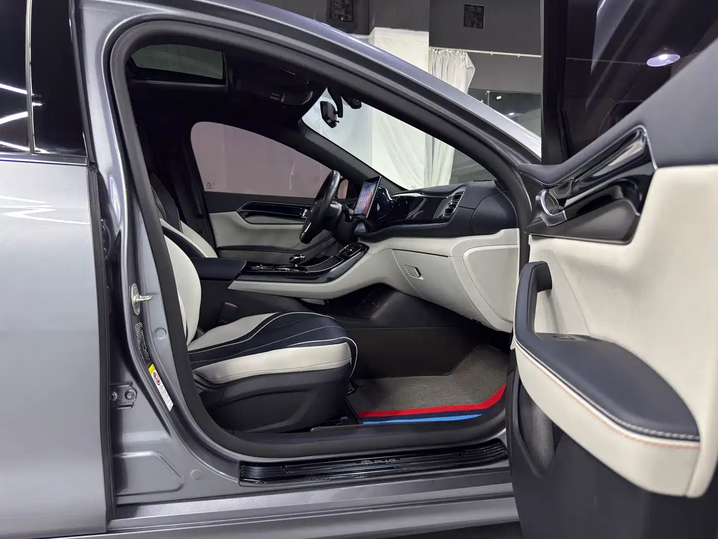 BYD Qin PLUS 2021 DM-i 55KM Flagship фото 10