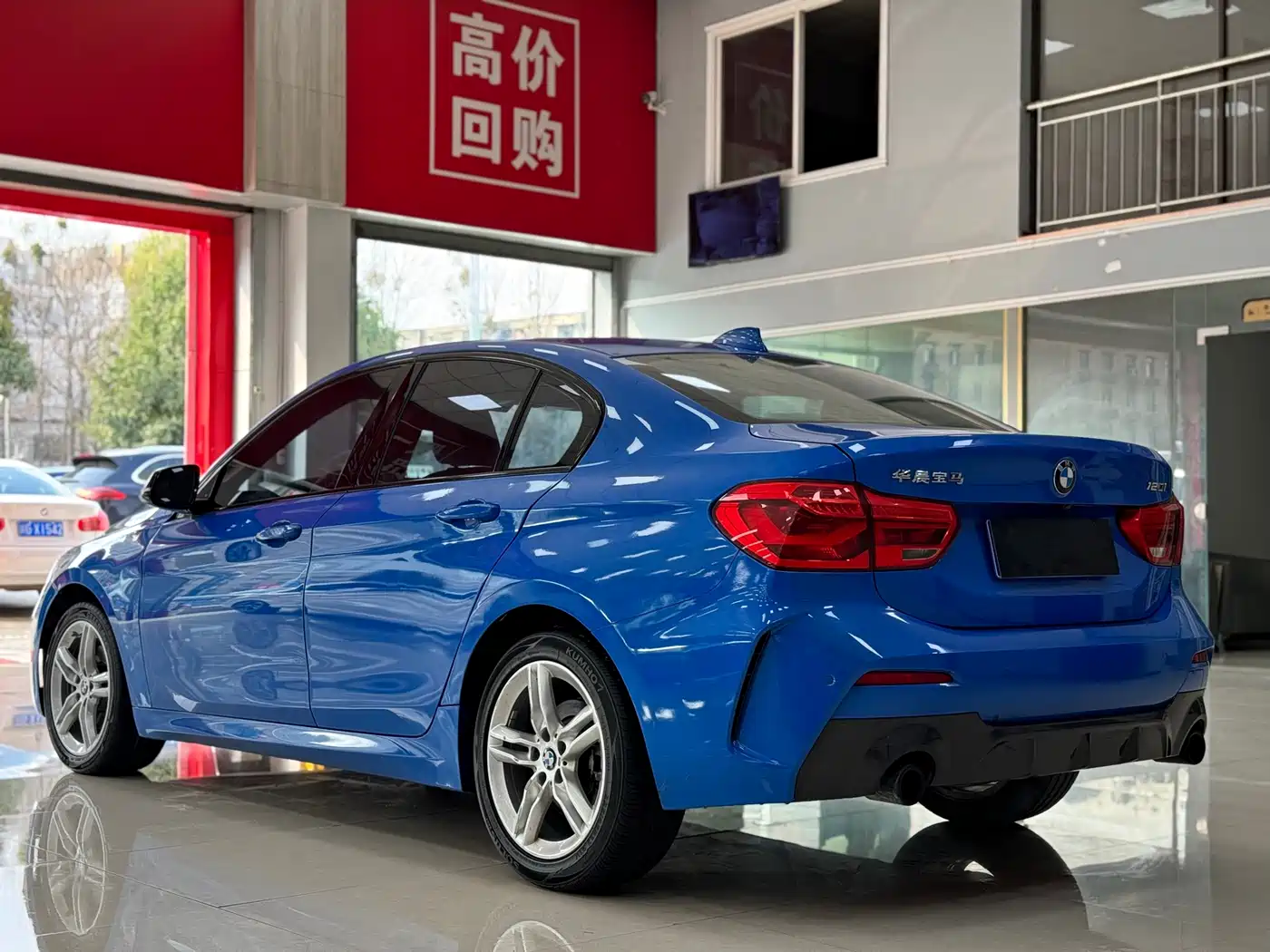 BMW 1 Series 2022 120i M Sport фото 4