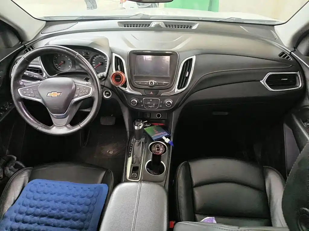 Фото 12 - Chevrolet Equinox