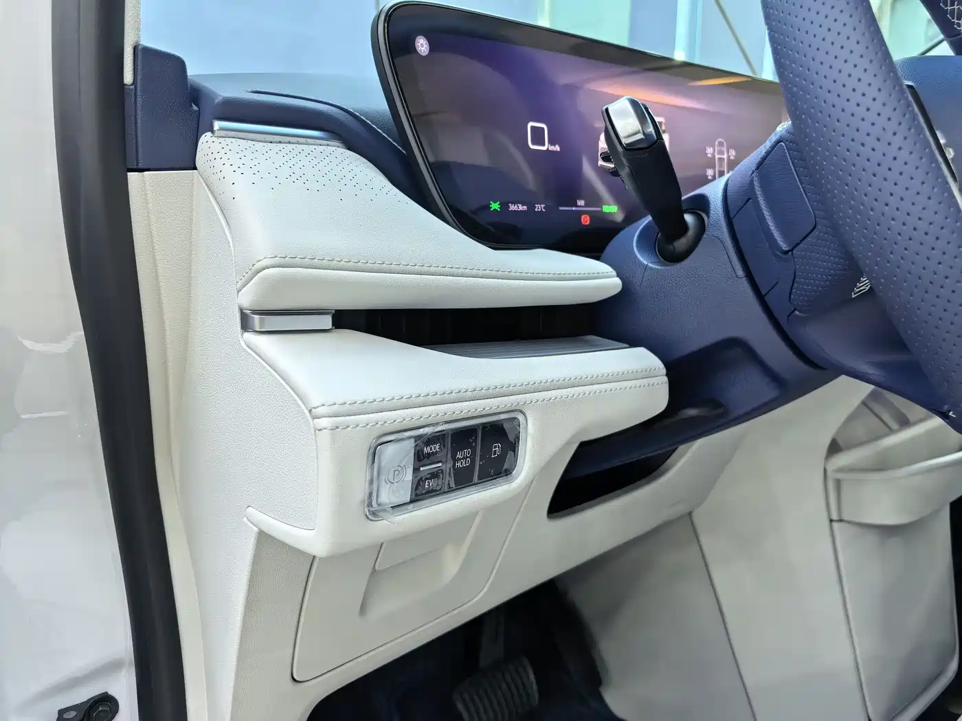 Buick GL8 New Energy 2024 Landglory Luxury Edition 7-Seater фото 8