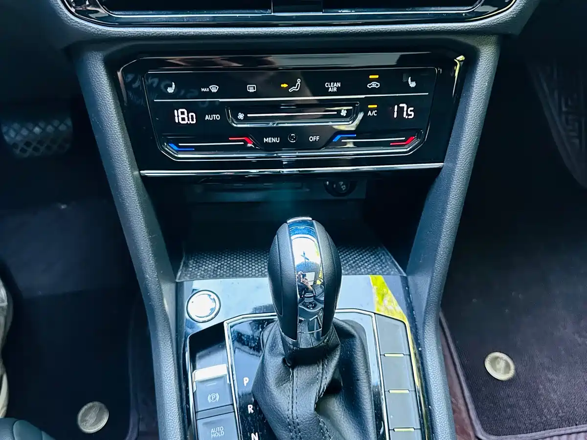 Volkswagen Tharu 2022 280TSI FWD Luxury Edition фото 10
