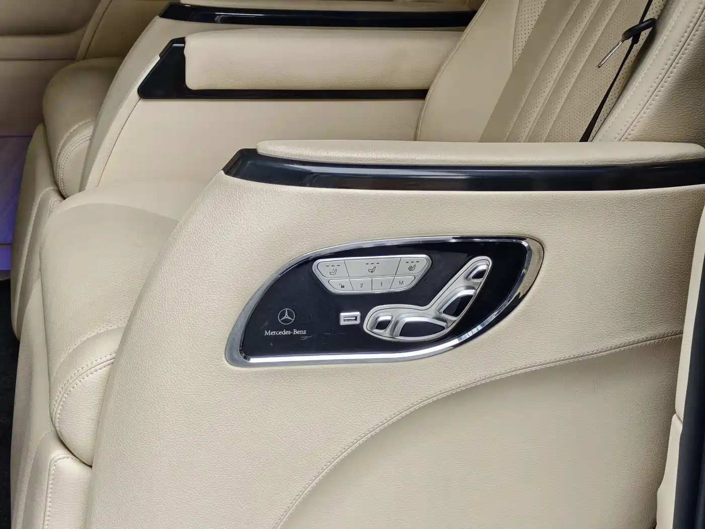 Mercedes-Benz Vito 2021 2.0T Business Edition 7-seater фото 23