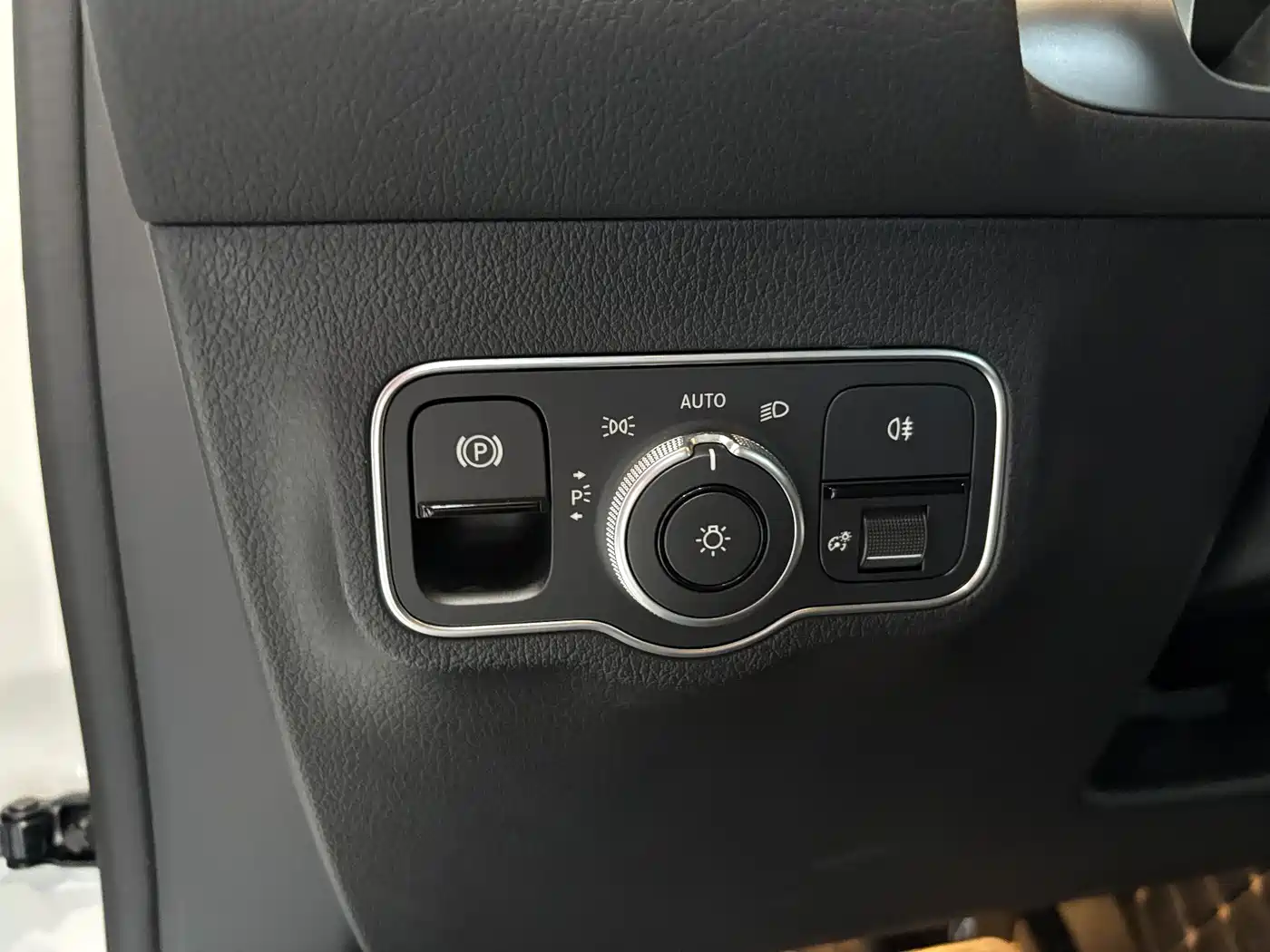 Mercedes-Benz GLB 2023 GLB 220 Dynamic фото 14