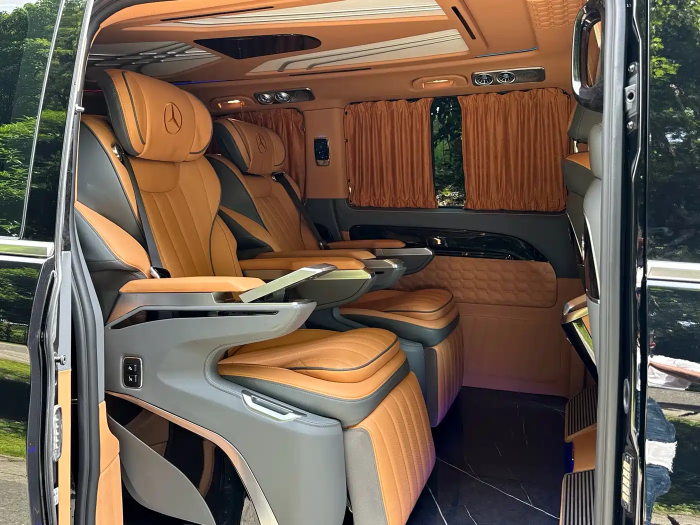 Mercedes-Benz Vito 2023 2.0T Elite 7-Seater фото 7