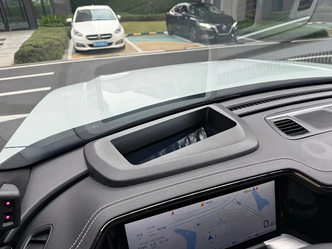 GAC Trumpchi Trumpchi GS8 2022 Dual Engine Series 2.0TM 2WD Premium Edition (6-Seater) фото 18
