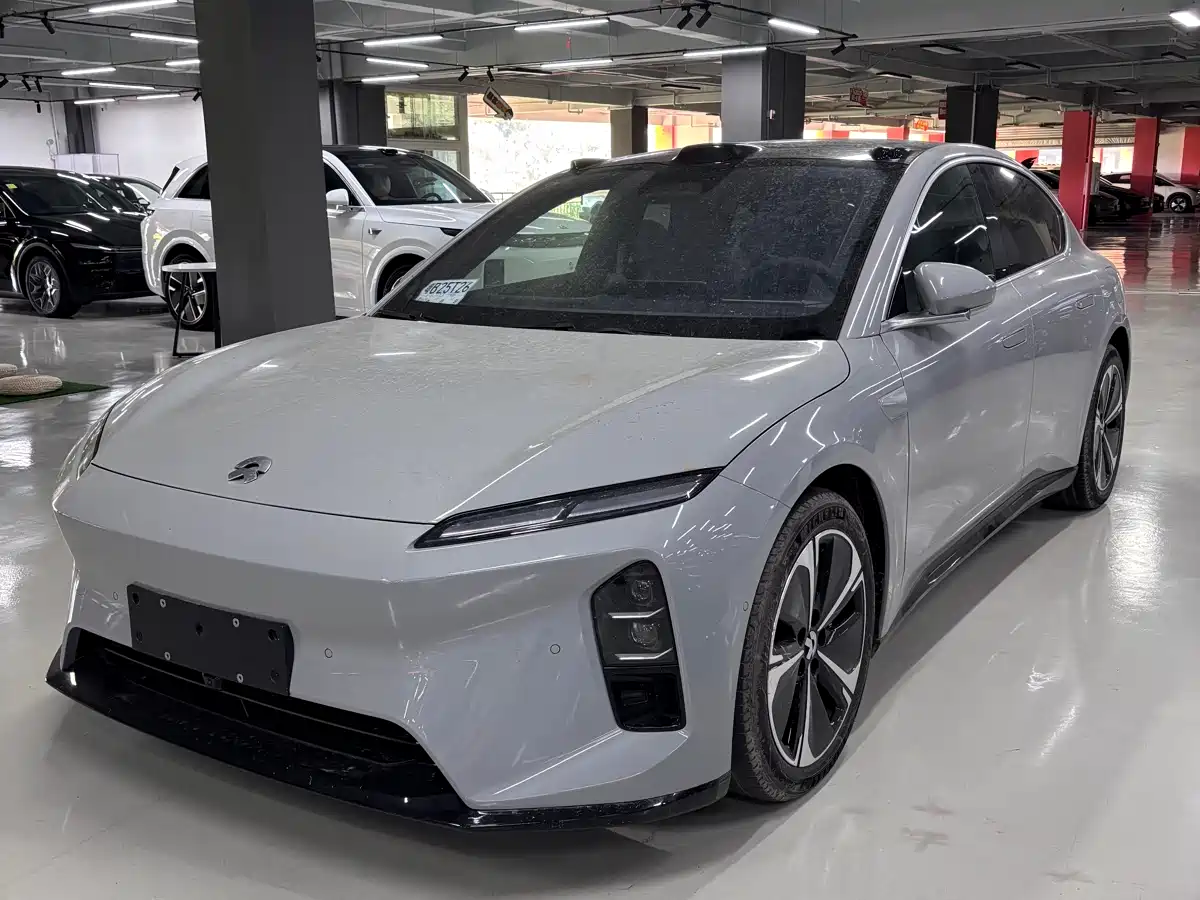 NIO ET5