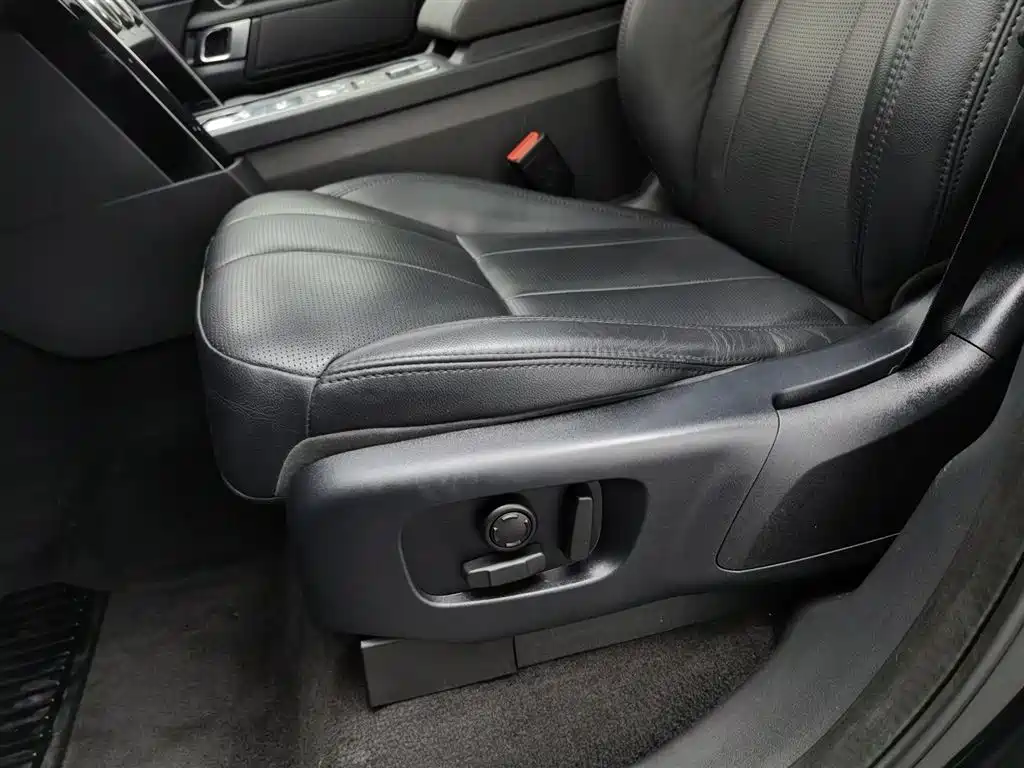 Land Rover Discovery 2019 3.0 SC V6 SE фото 20
