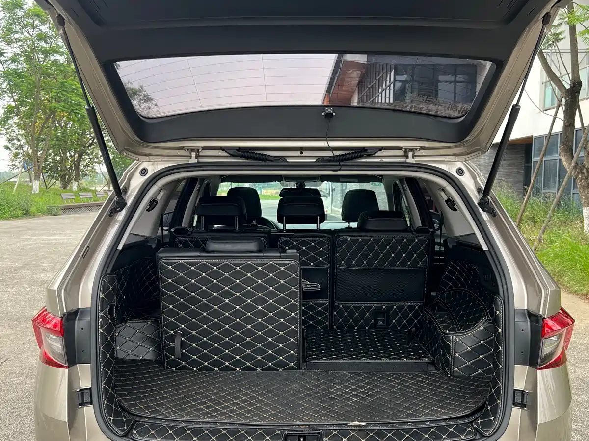 Škoda Kodiaq 2018 Facelift TSI330 7-seat 2WD Premium Luxury Edition фото 11