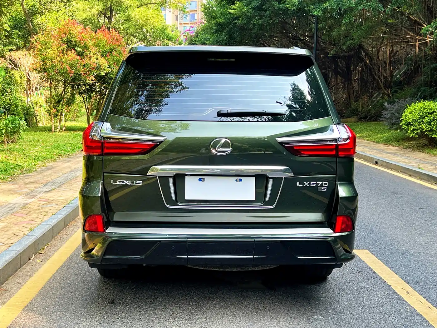 Lexus LX фото 19