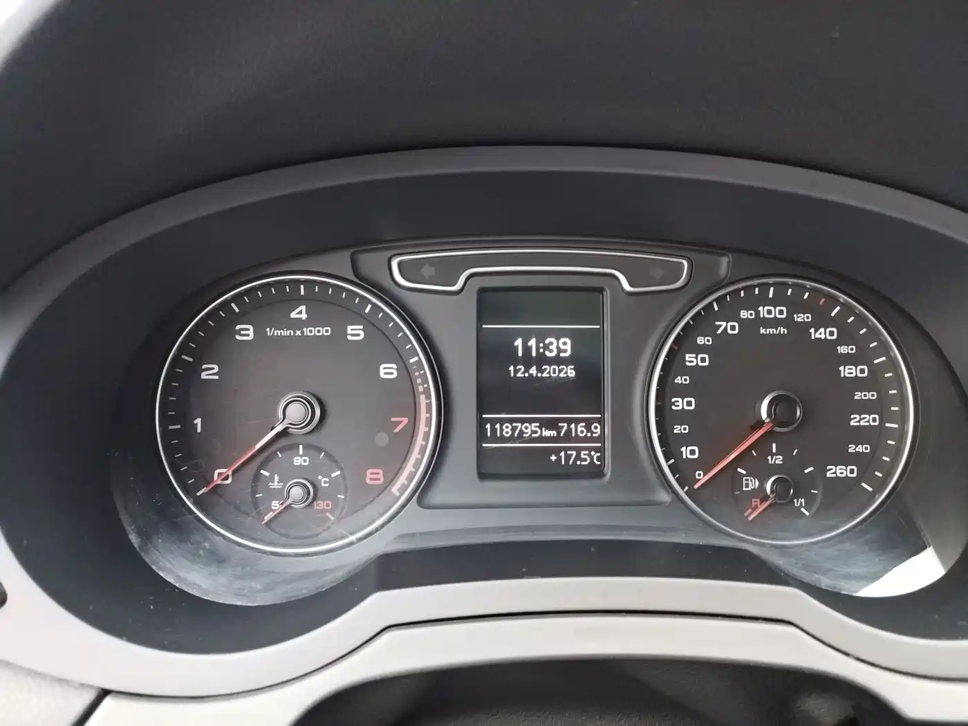 Audi Q3 2015 35 TFSI Millionth Anniversary Intelligent Leader фото 16