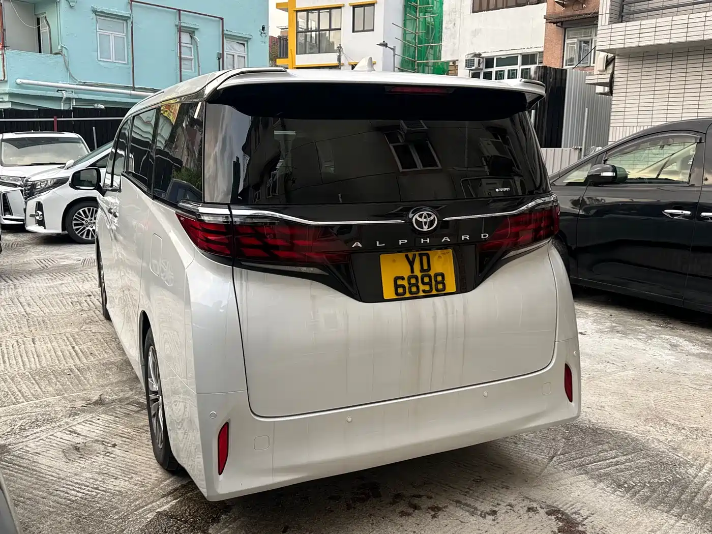 Toyota Alphard 2025 Hybrid 2.5L Ultimate Gold Edition фото 11