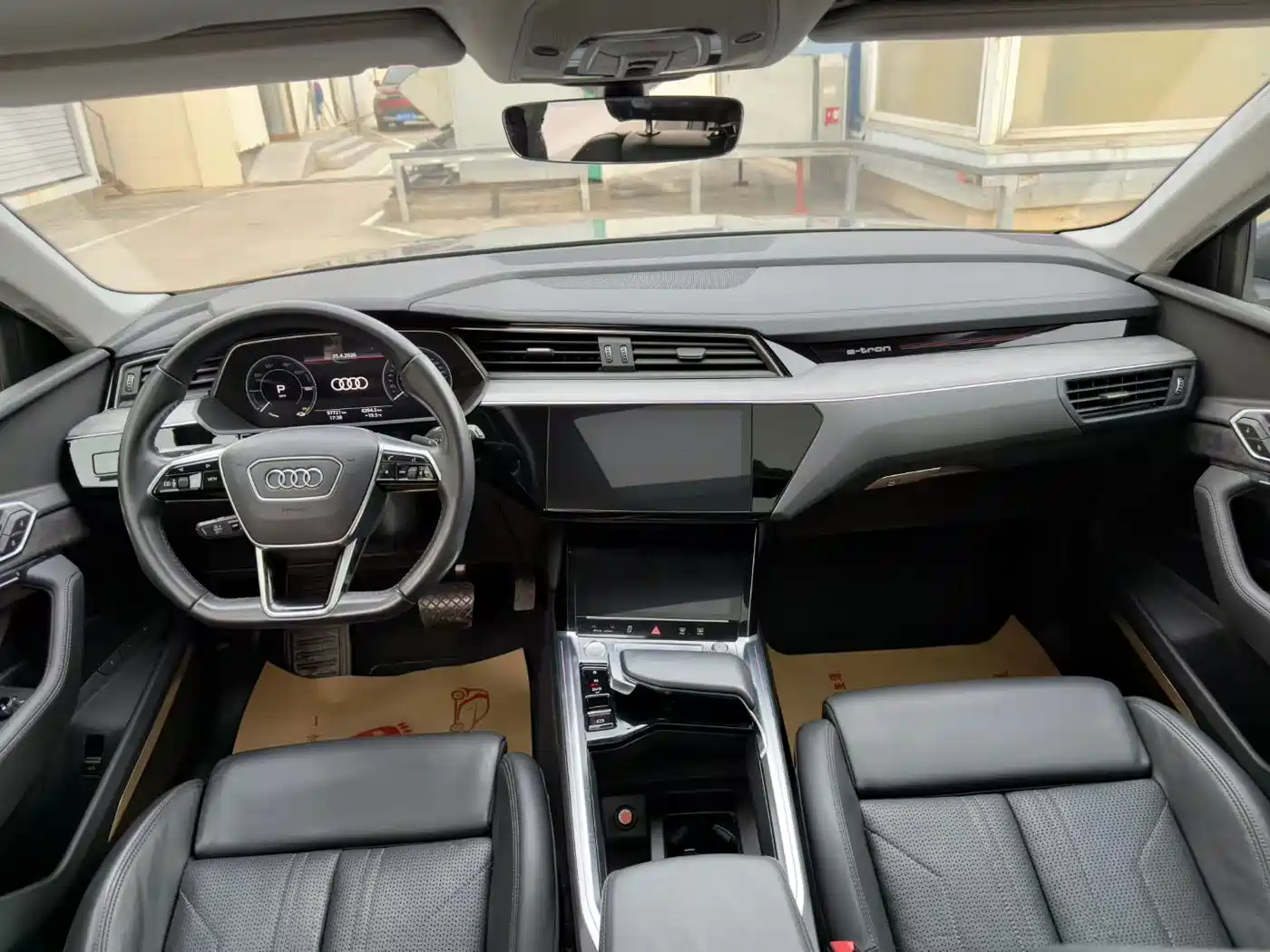 AUDI E-TRON (IMPORTED)