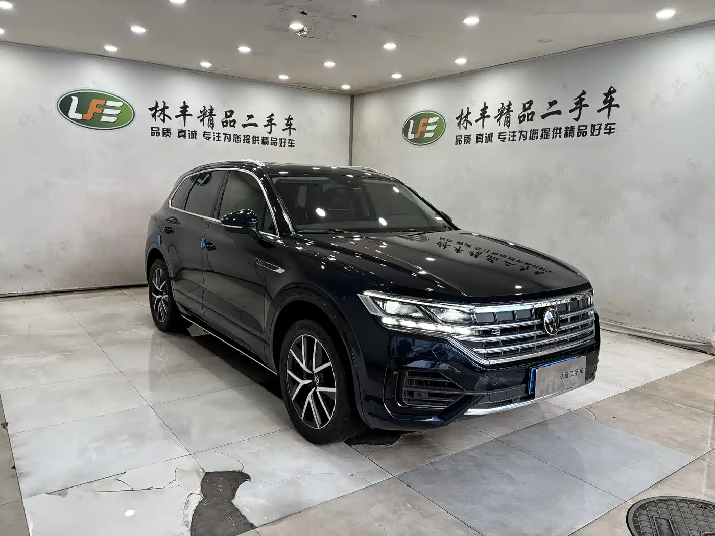 Volkswagen Touareg 2022 3.0TSI Rui Xiang Edition Classic Sport Package фото 3